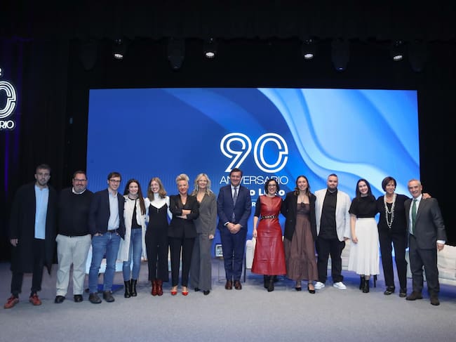 Radio Lugo celebra su 90 aniversario con la gala 'Todo por delante' en el auditorio Fuxan os Ventos.