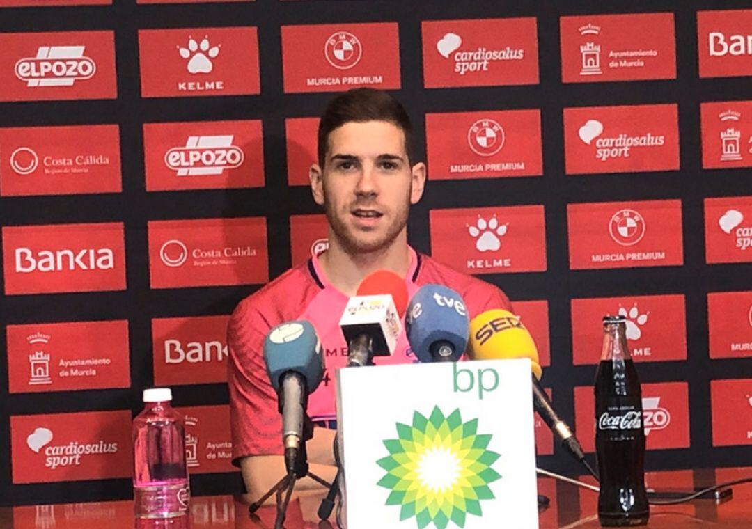 Fernando en rueda de prensa