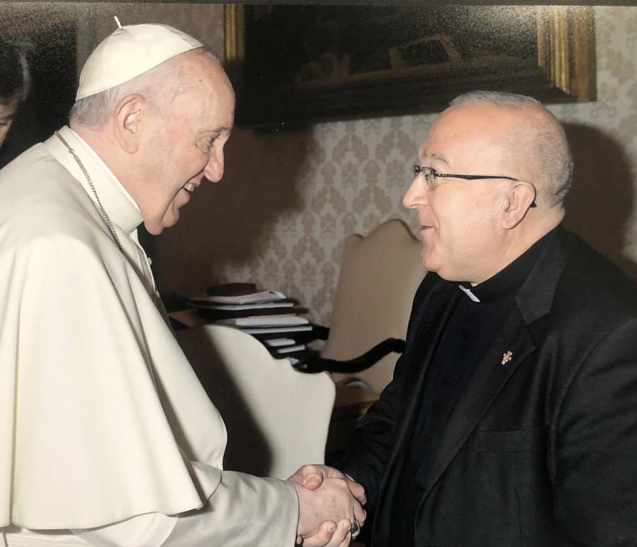 El nuevo obispo auxiliar de Getafe, José María Avendaño, en una recepción junto al Papa Francisco