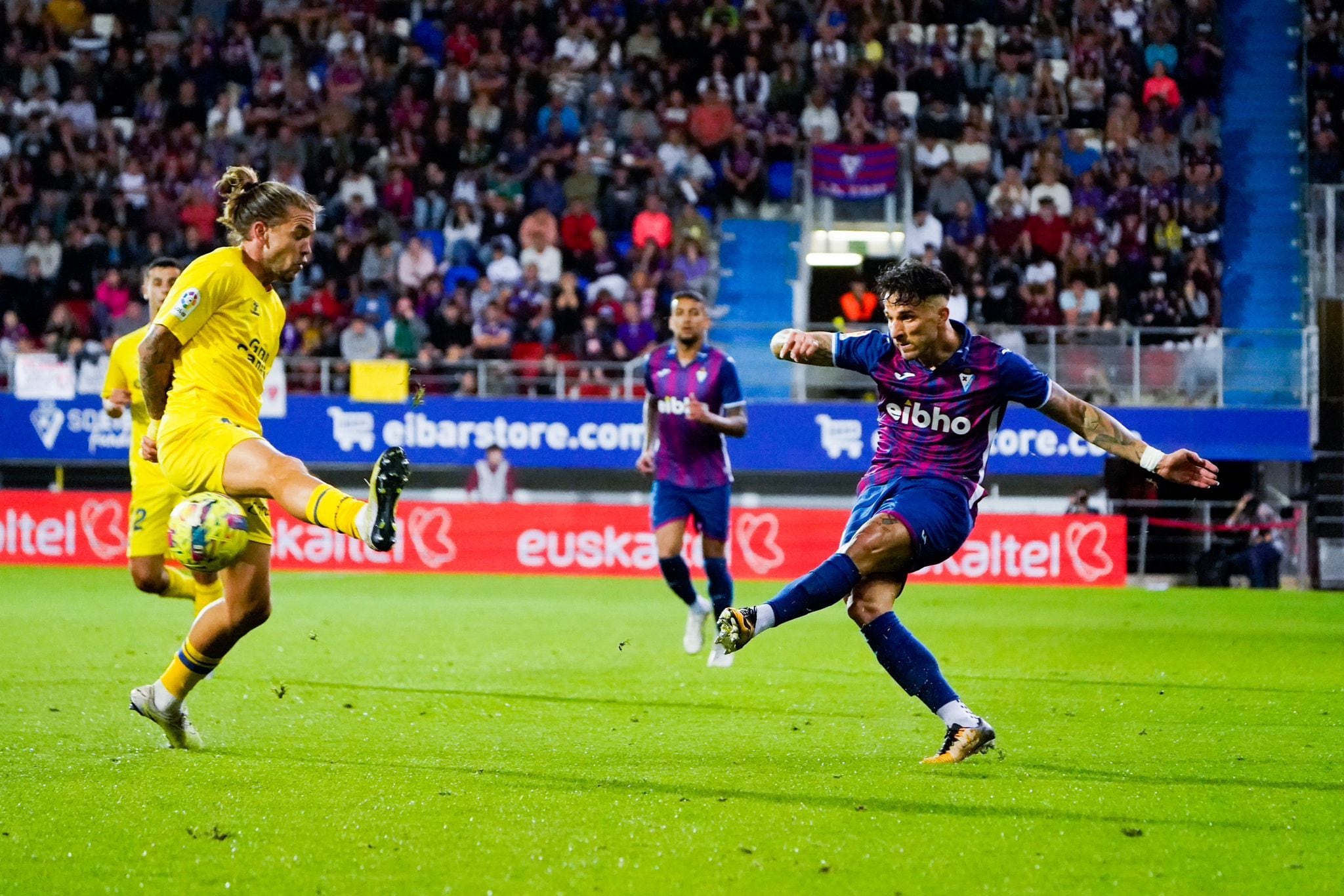 El Eibar cosechó una dolorosa derrota ante la UD Las Palmas en Ipurua