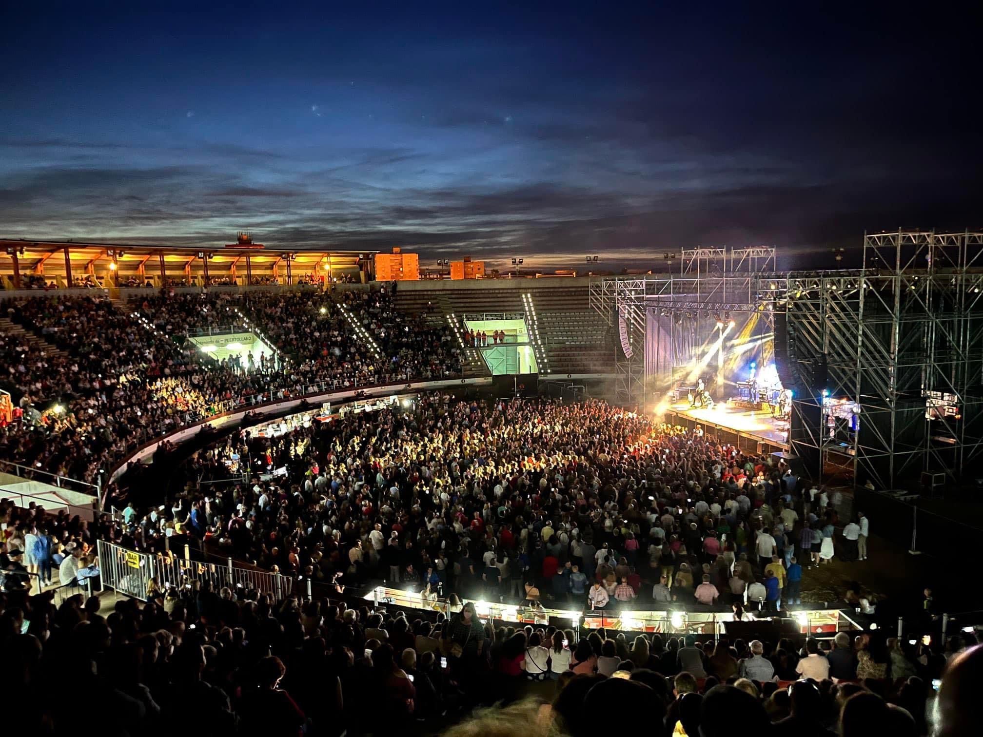 Sergio Dalma llenó la Plaza de Toros de Puertollano en uno de los conciertos más esperados con motivo de la celebración del 40 aniversario del Estatuto de Autonomía de Castilla-La Mancha