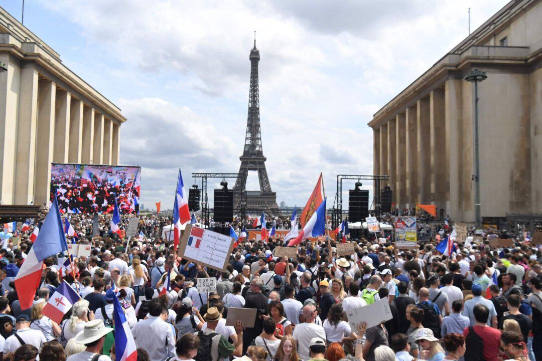 Manifestación de protesta contra las medidas aprobadas por el Senado francés.