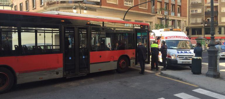 Imagen del accidente ocurrido el pasado viernes en la avenida Barón de Cárce