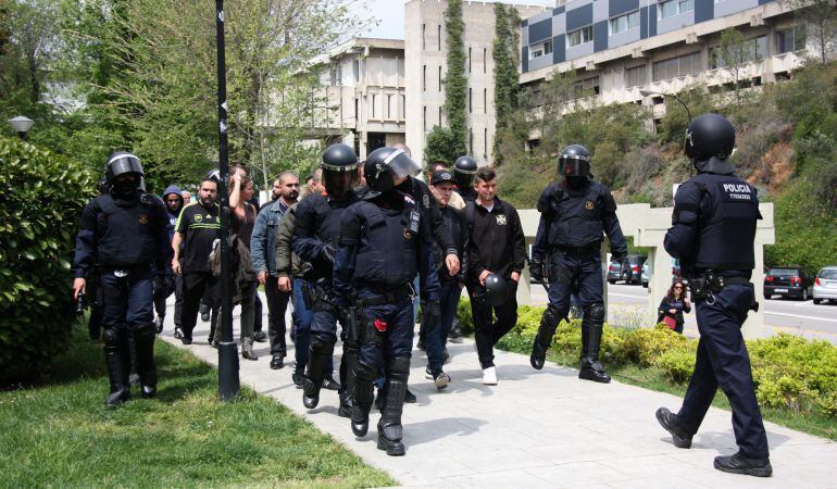Els Mossos d'Esquadra al campus de la Universitat Autònoma de Barcelona