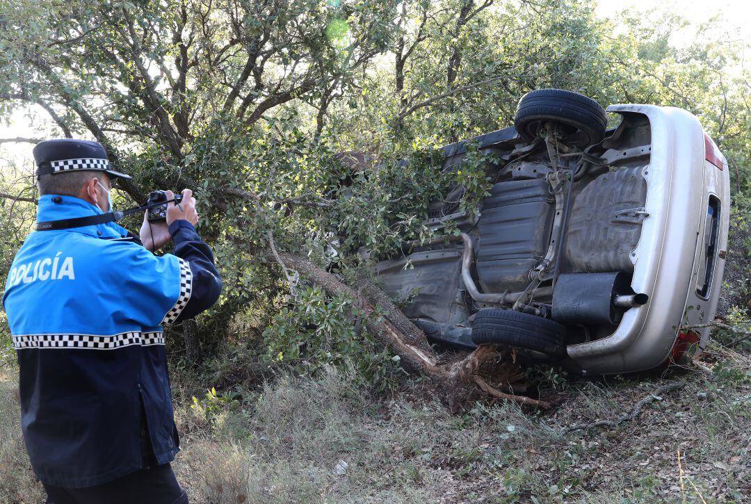 Coche encontrado en el Monte El Viejo de Palencia