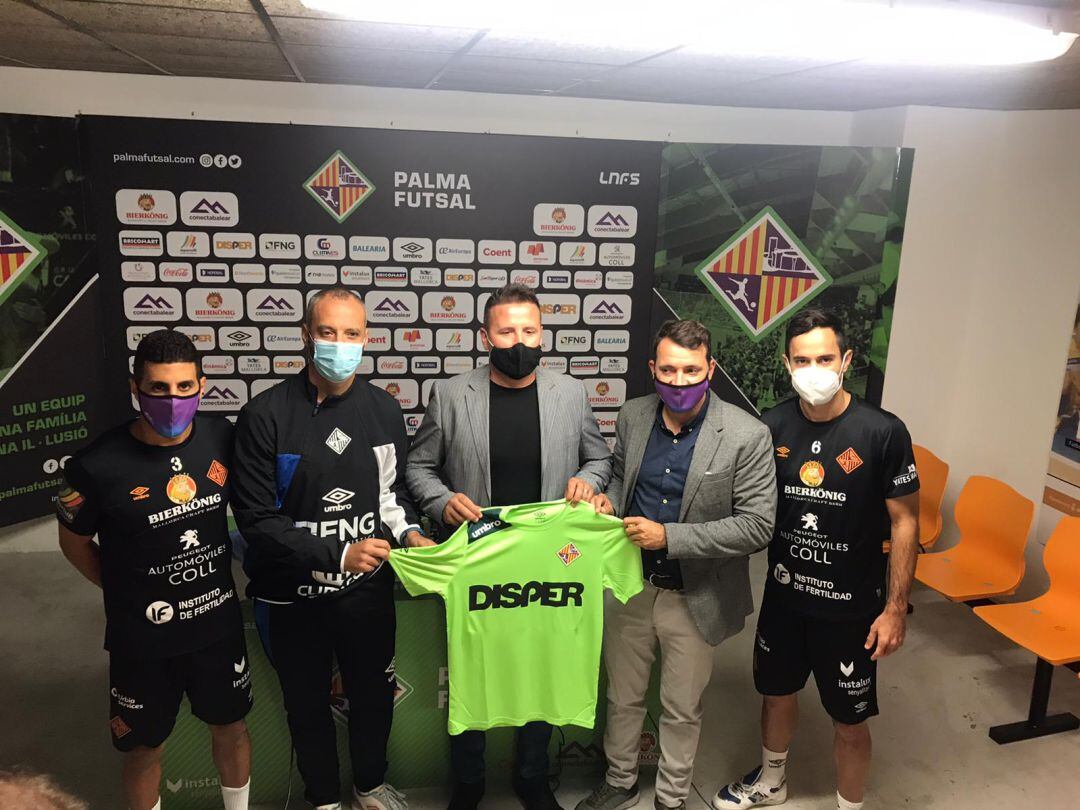 El Palma Futsal presenta el acuerdo con Disper, nuevo patrocinador.