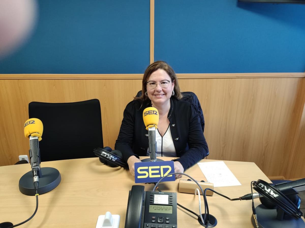 Visitación Martínez: "Nuestra prioridad es acondicionar todas las playas del municipio"