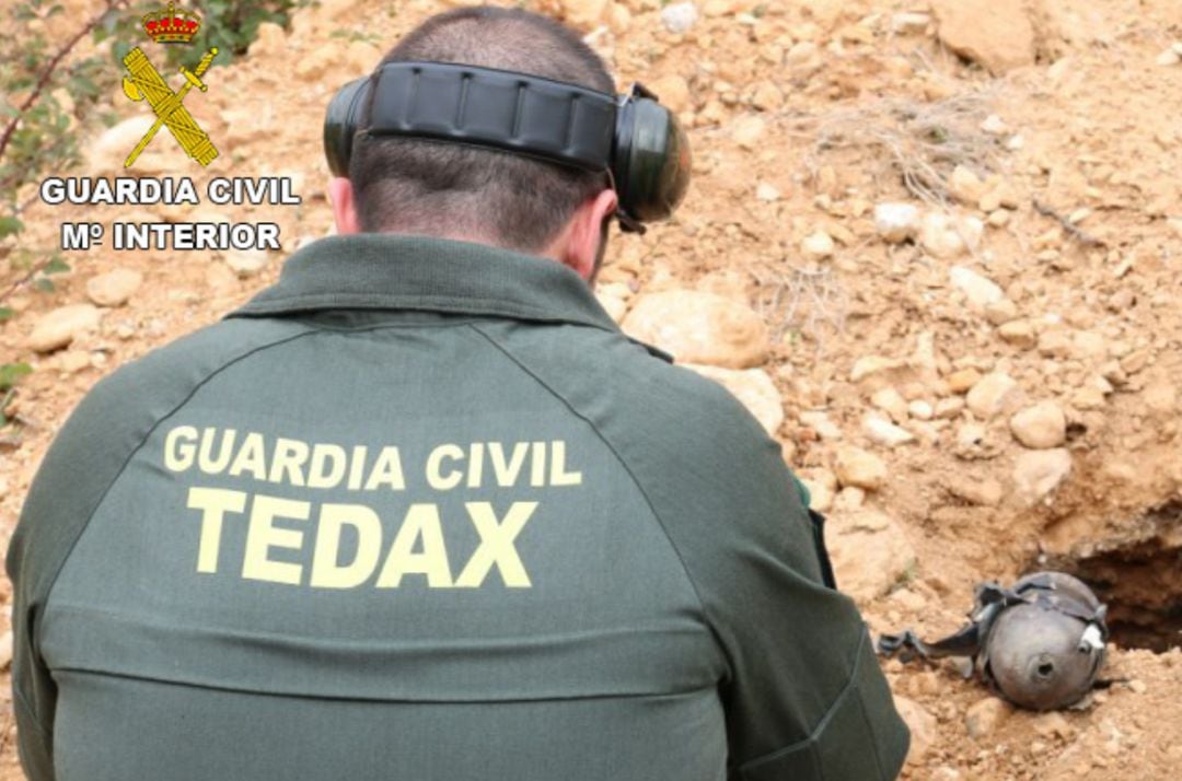 Agente del Tedax de la Guardia Civil