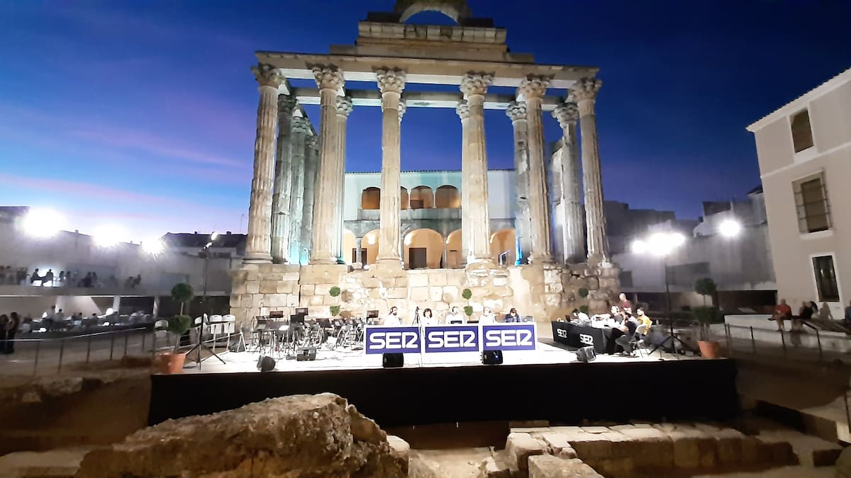Del Palacio de los Corbos a la Casa de la Cal: los edificios que habitaban Romero Leal
