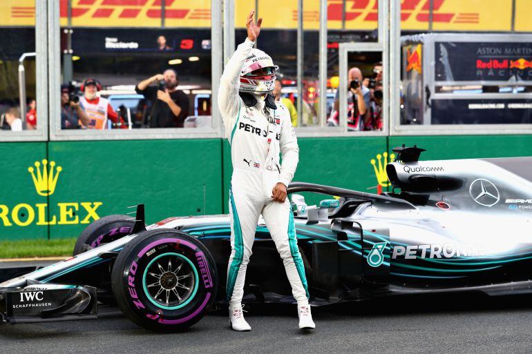 Hamilton celebra su &#039;pole&#039; en Albert Park