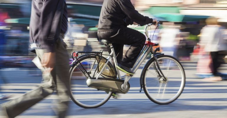 El presidente de ADECA pide compaginar el uso de la bici y el coche en el parque empresarial