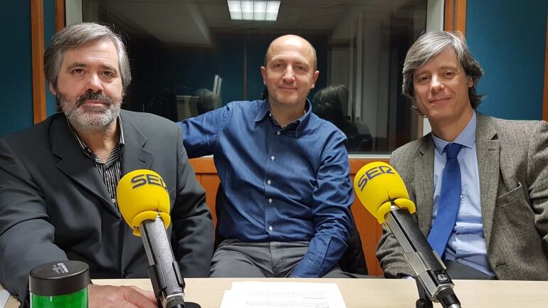 De izquierda a derecha: Fernando Collado, Luis Marina y Carlos Pajares 