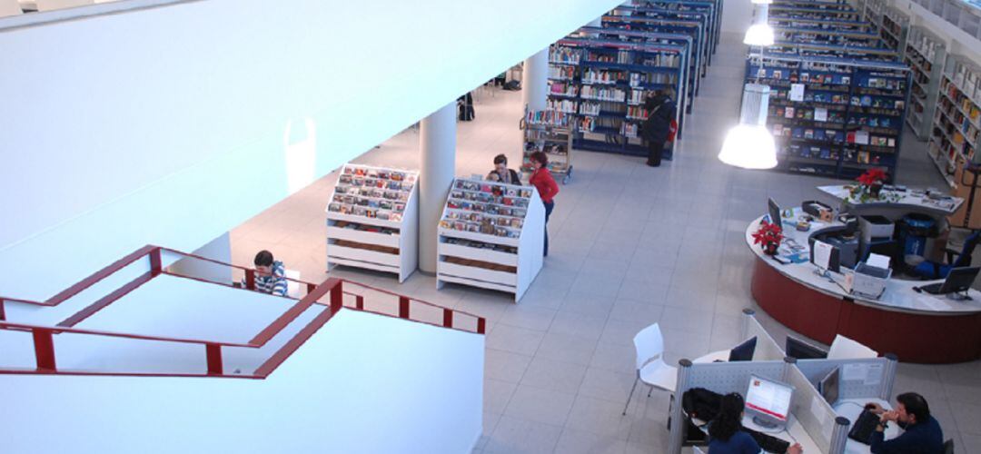 Una de las bibliotecas del municipio