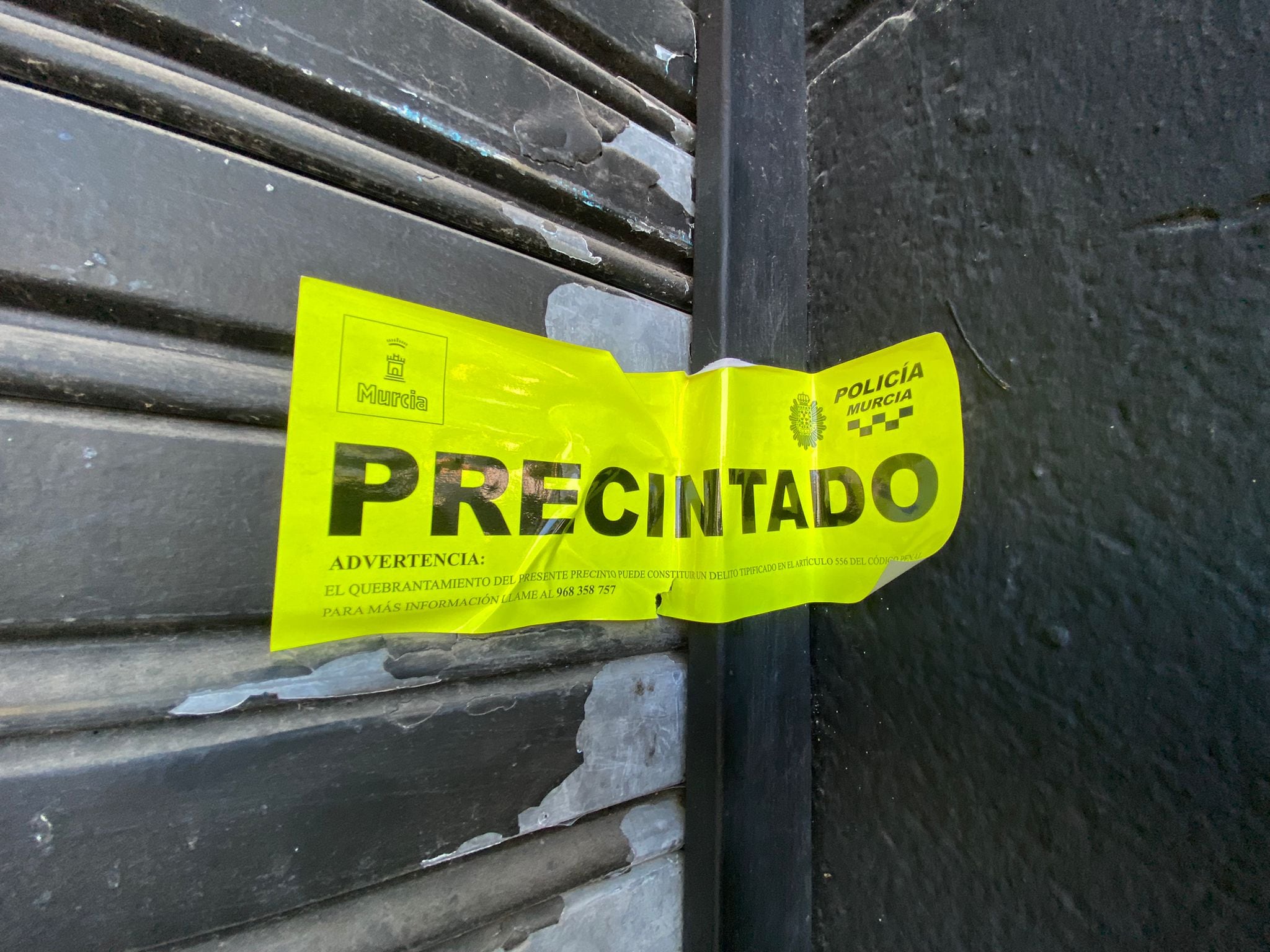 Precintan los primeros cuatro locales de ocio en Murcia tras el incendio en Atalayas