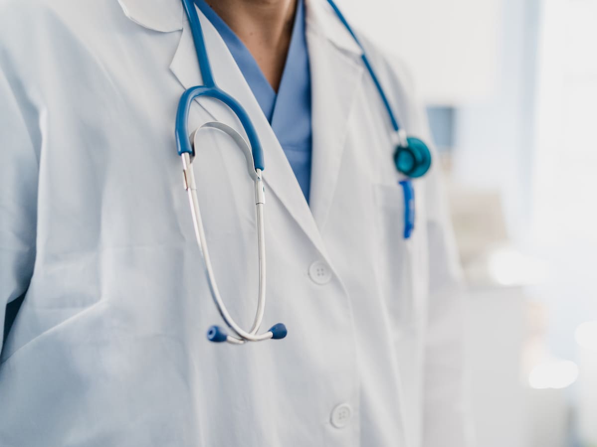 Metges de Catalunya denuncia que s'estan normalitzant "aberracions"