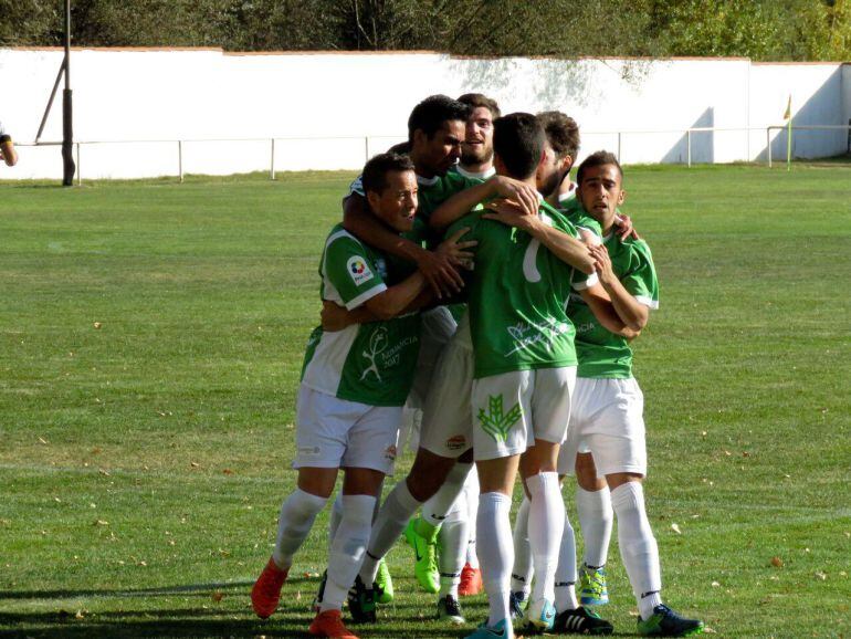 Los jugadores del San José celebran un gol durante la temporada.