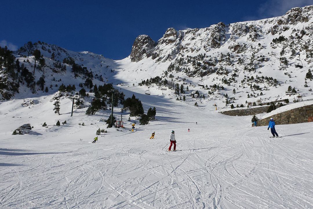 Esquiadors a Arcalís 