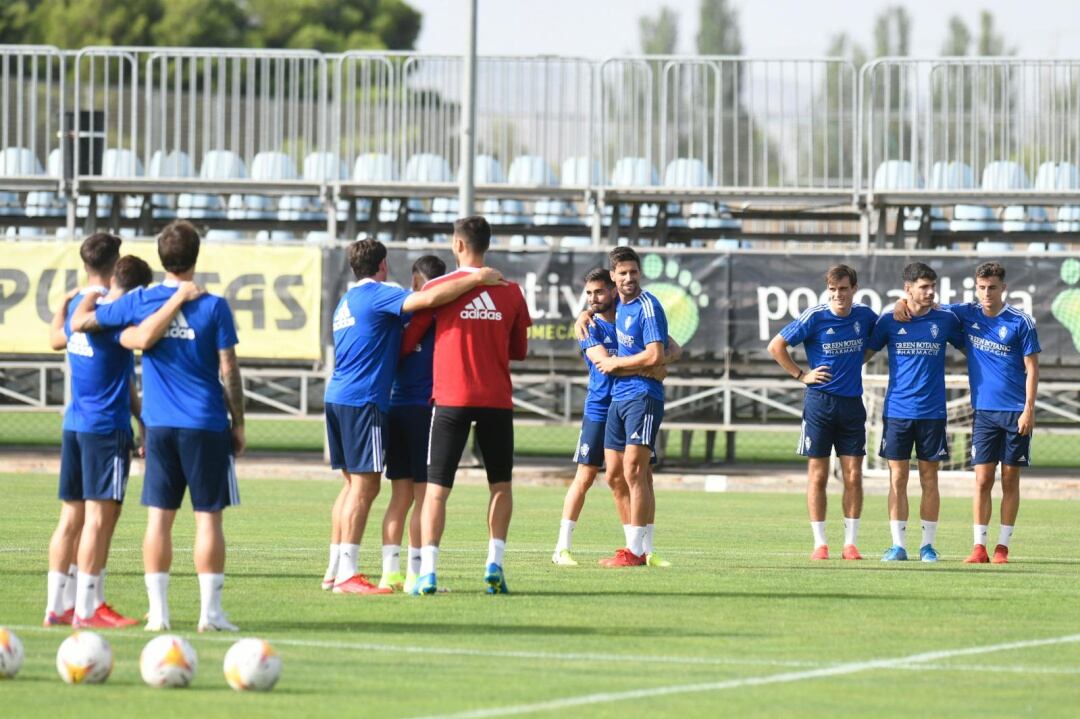 Buen ambiente en la plantilla en el último entrenamiento antes del inicio liguero