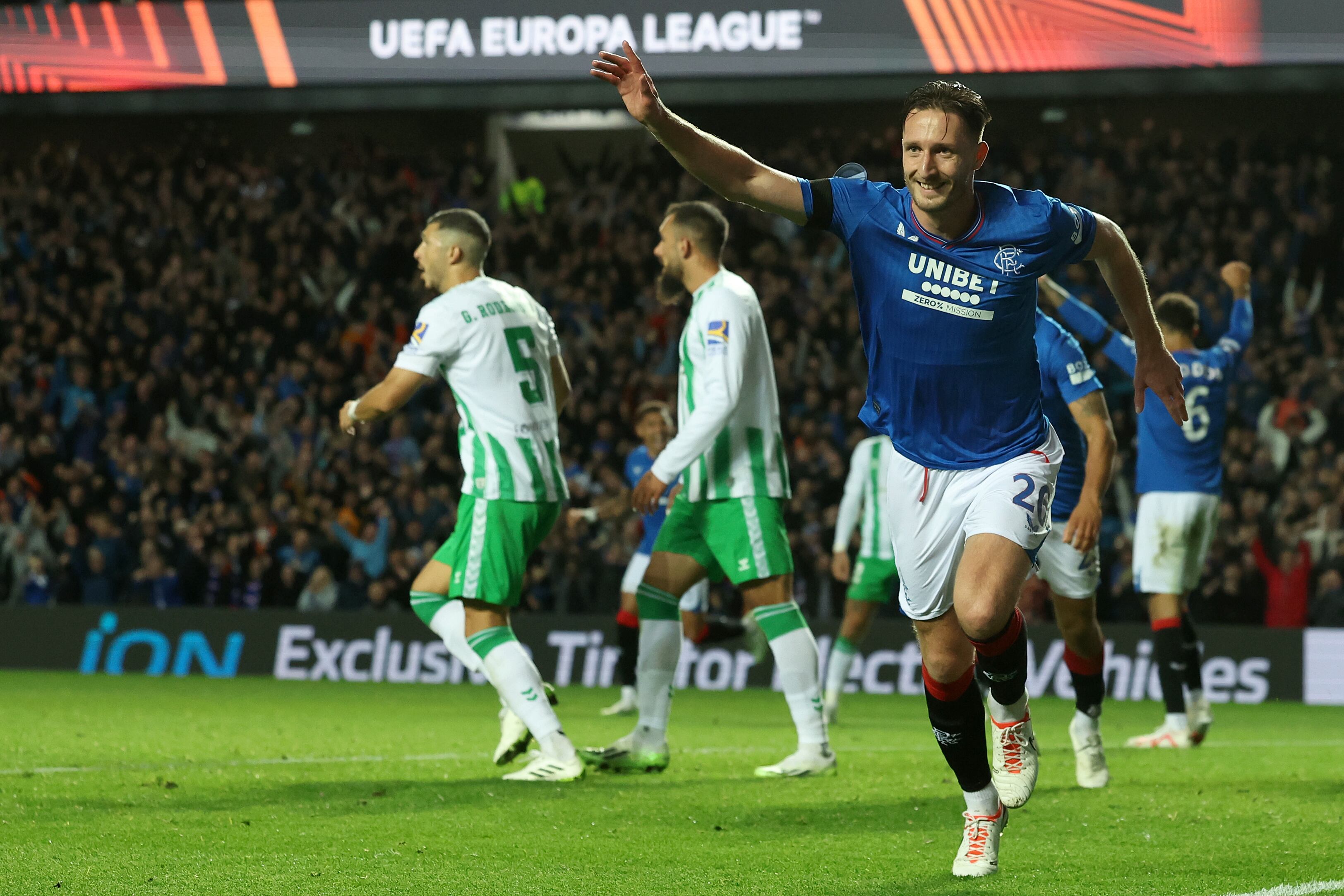 Gol de Sima ante el Real Betis en la Europa League