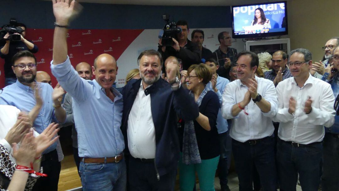 Celebración socialista tras el triunfo en las elecciones municipales.