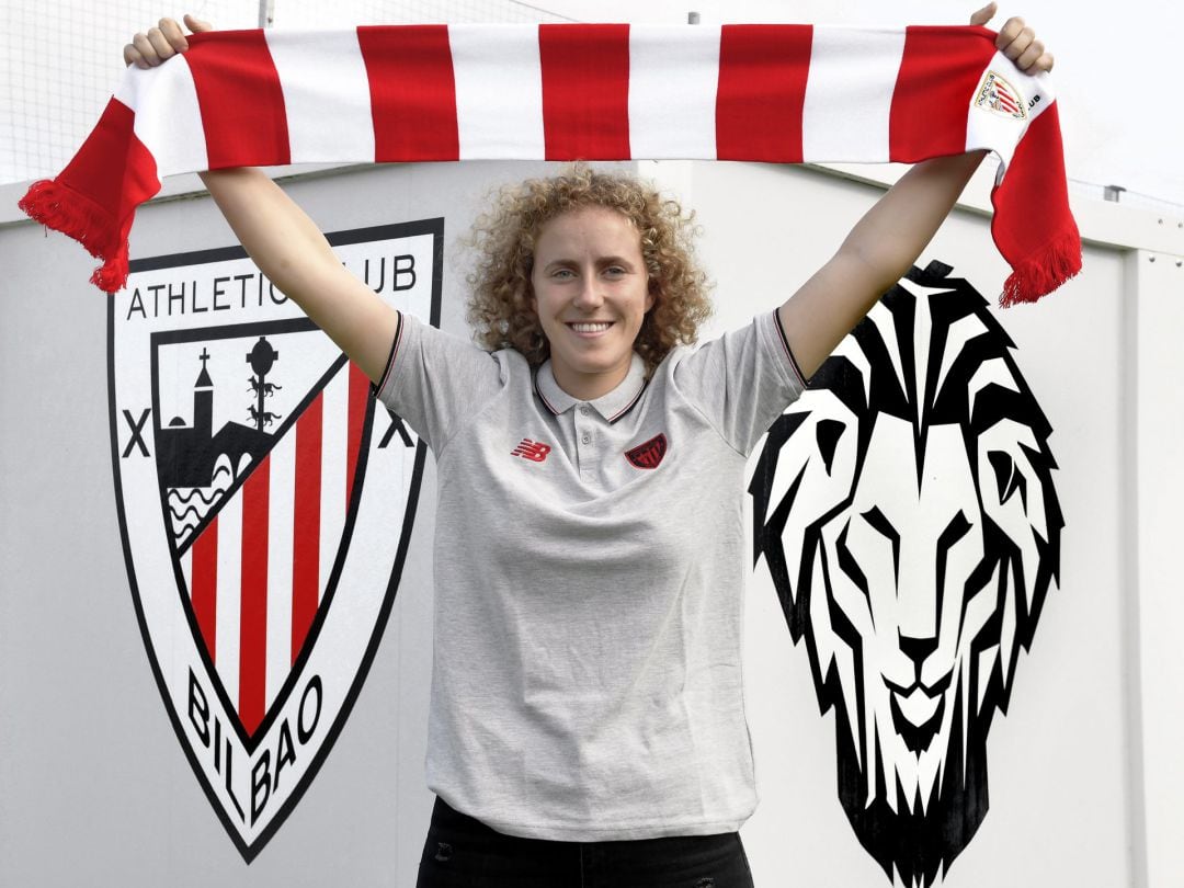 Mariasun Quiñones se ha comprometido con el Athletic Club para jugar en el primer equipo femenino las tres próximas temporadas, hasta el 30 de junio de 2024, después del acuerdo entre ambas partes