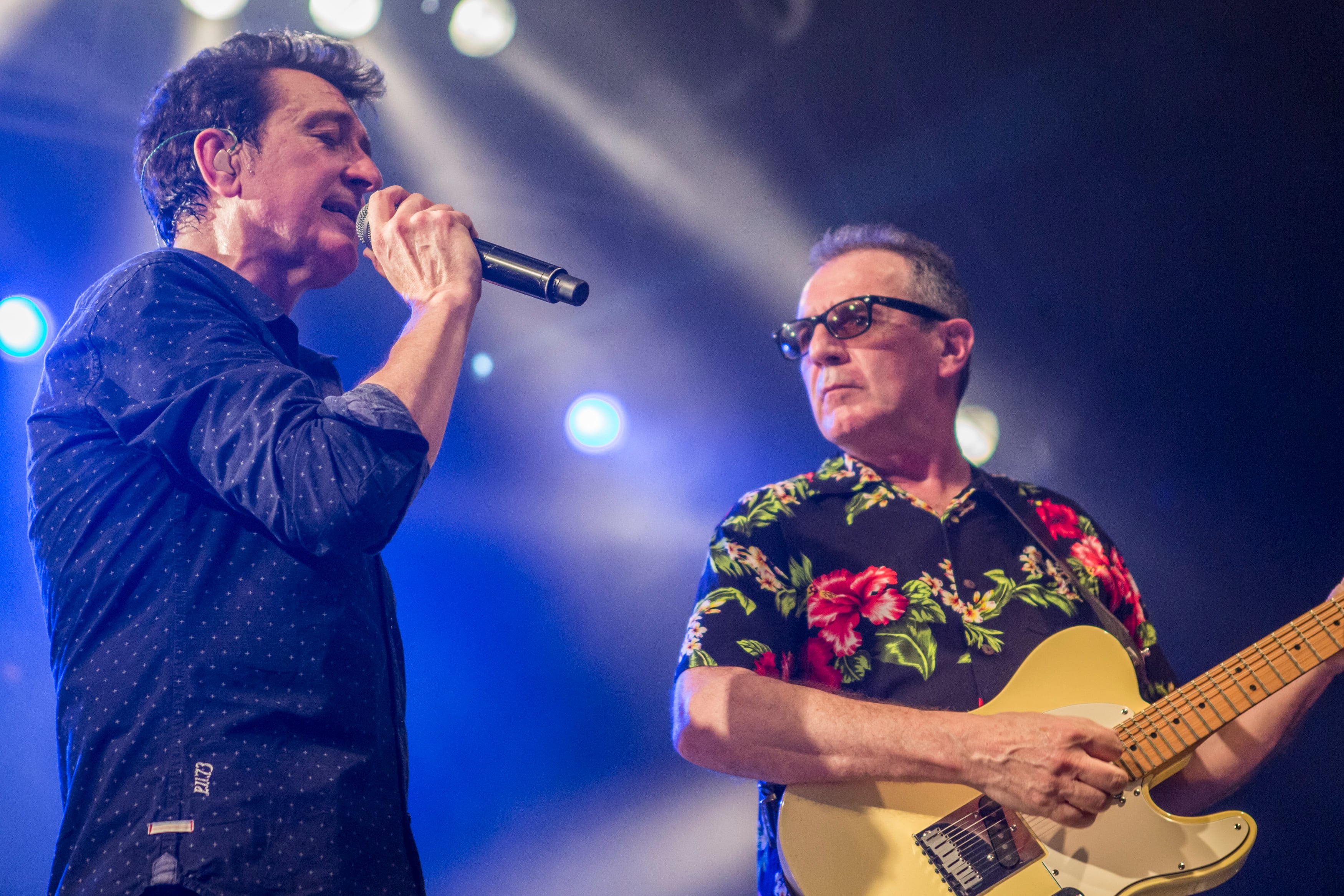 Manolo Garcia y Quimi Portet en un concierto de Los Burros y Los Rápidos en la Sala Razzmatazz de Barcelona en 2016