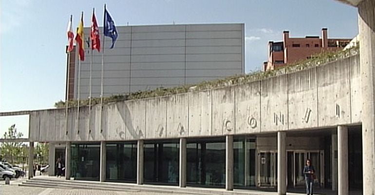 Fachada del ayuntamiento de Tres Cantos