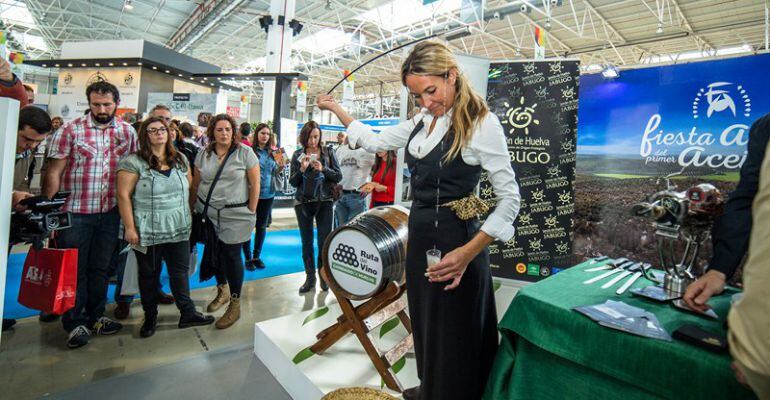 Visitantes de la feria Tierra Adentro en una edición anterior.