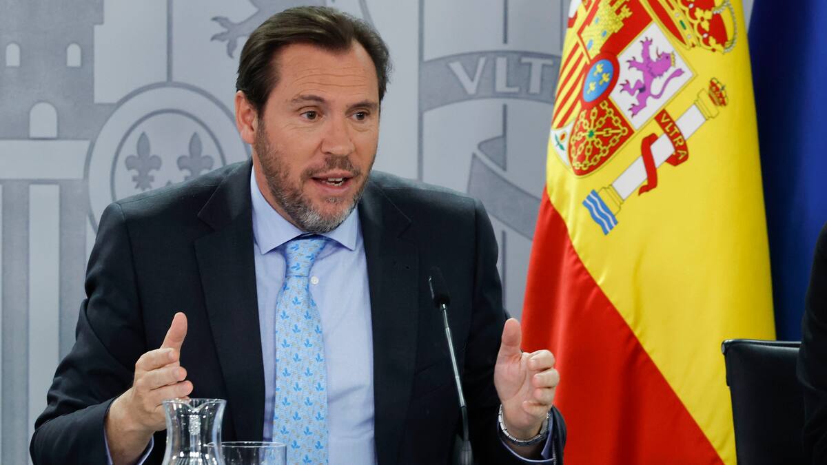 Óscar Puente, ministro de Transportes, repasa los datos de puntualidad de Cercanías Madrid