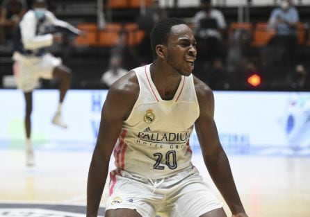 Usman Garuba durante un partido con el Real Madrid