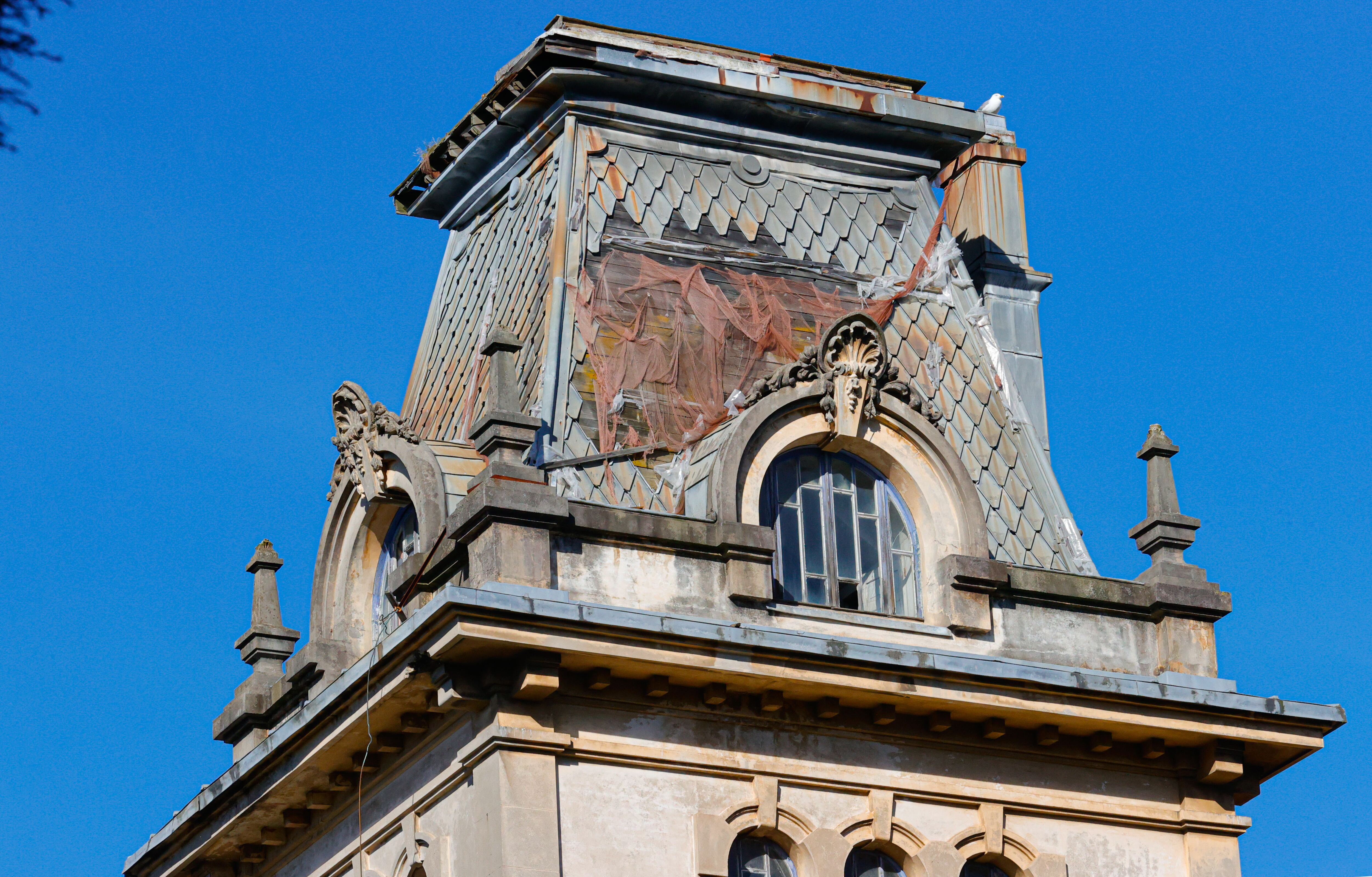 FERROL, 24/01/2023.- Tras el parón por la crisis sanitaria de la Covid -19, el grupo la pénela retoma el proyecto para convertir el histórico Chalé de Canido, una obra del arquitecto modernista Rodolfo Ucha, en un hotel boutique en pleno casco urbano de Ferrol. EFE/ Kiko Delgado
