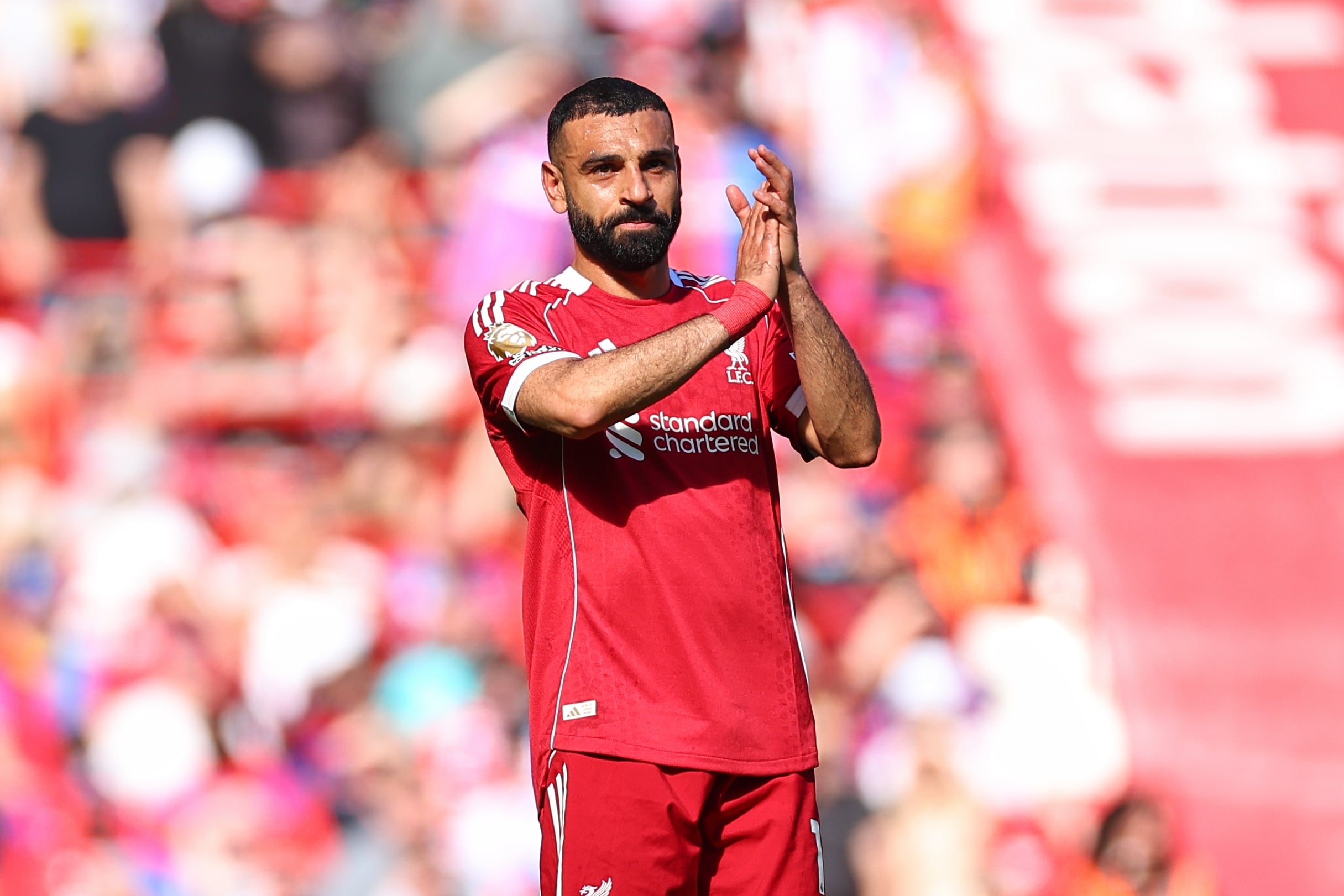 Salah marchándose lesionado en el partido entre el Liverpool y el Crystal Palace