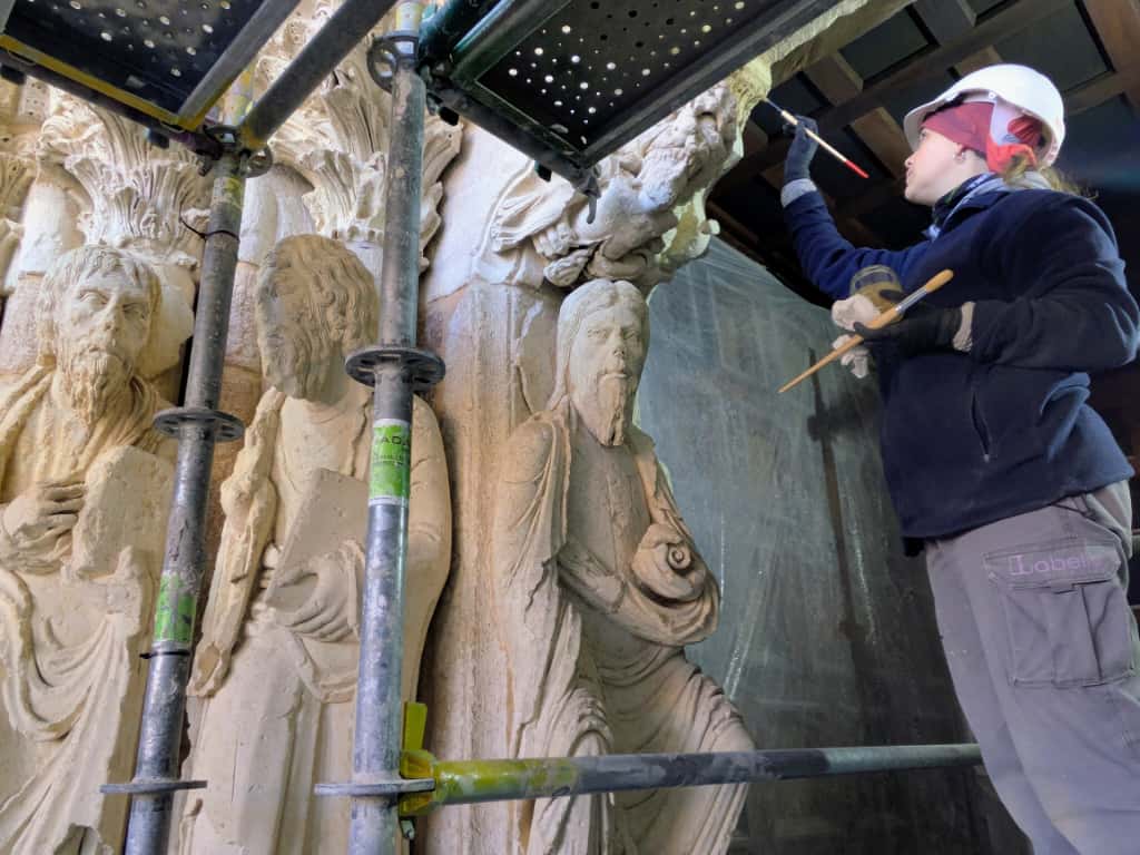 Trabajos de restauración de la portada occidental de la basílica de San Vicente en Ávila./SER Ávila