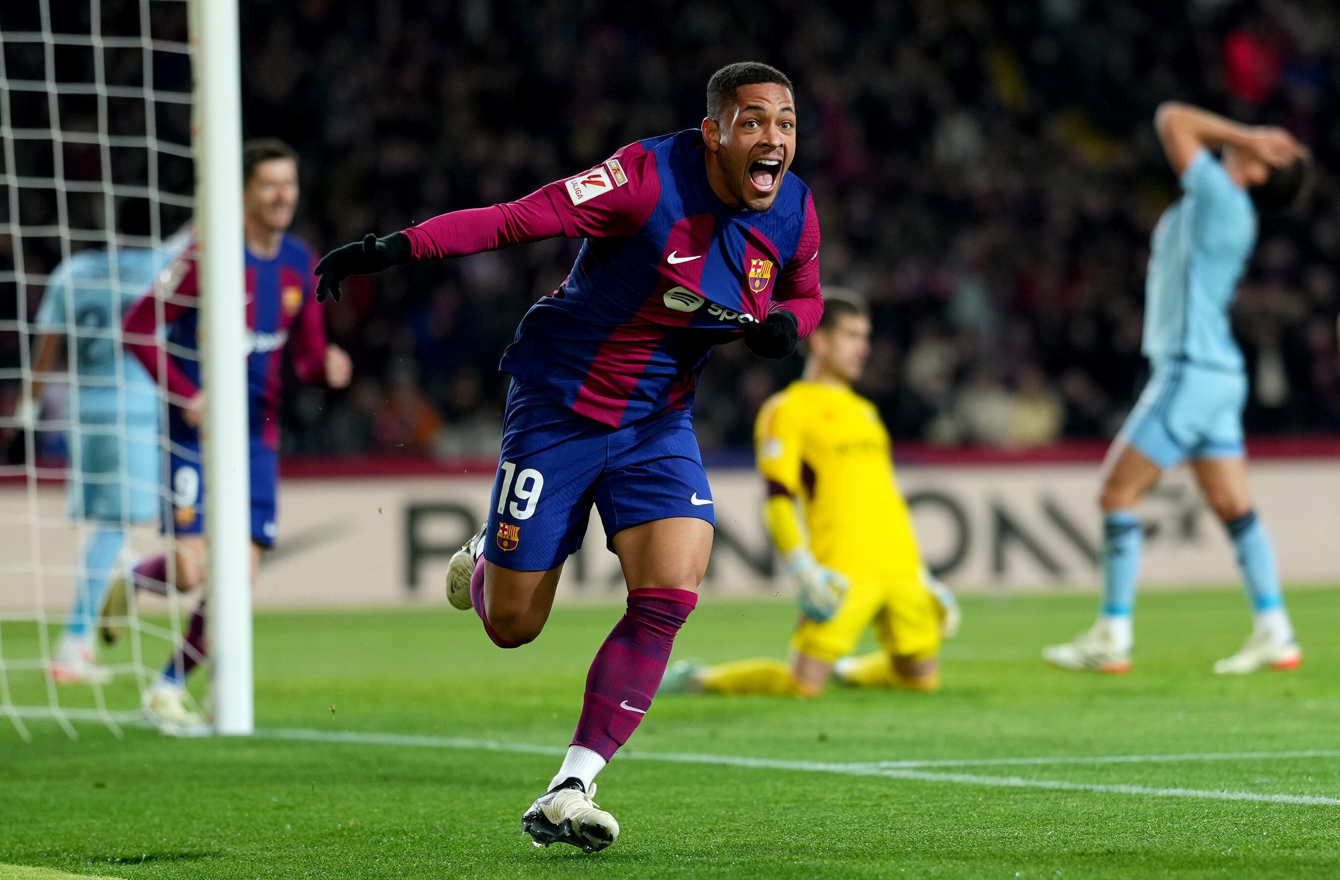 BARCELONA, SPAIN - JANUARY 31: Vitor Roque of FC Barcelona celebrates scoring his team's first goal during the LaLiga EA Sports match between FC Barcelona and CA Osasuna at Estadi Olimpic Lluis Companys on January 31, 2024 in Barcelona, Spain. (Photo by Alex Caparros/Getty Images)