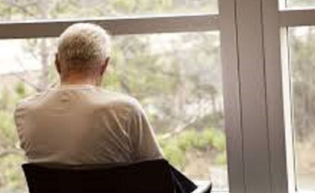 Anciano en una residencia