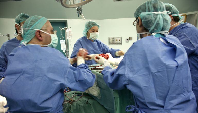 Operación cardíaca en el hospital Clínico