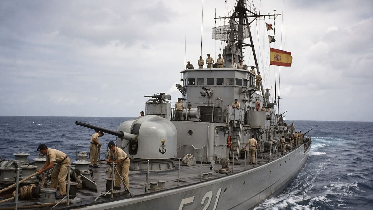 Ses veus de la mar. Navegant en un vaixell militar