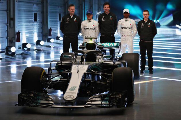 Hamilton y Bottas han presentado el Mercedes para el Mundial 2018.