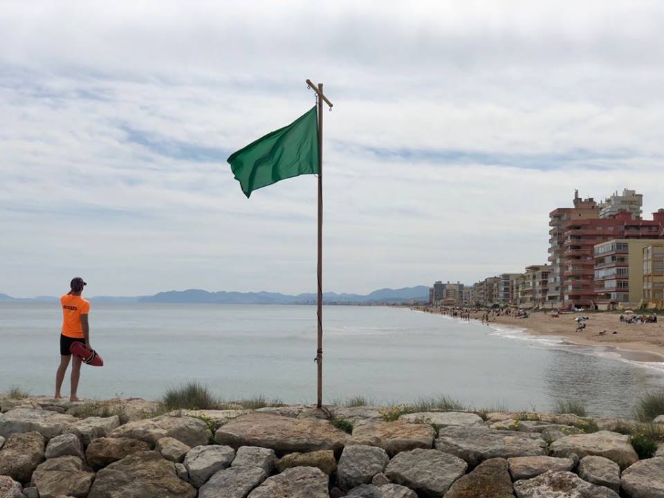 Socorrista en la Playa de Tavernes.