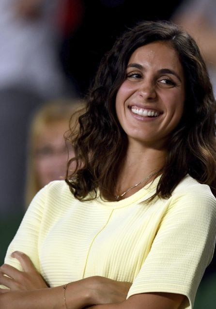 Xisca Perelló, novia del tenista español Rafael Nadal, sonríe.