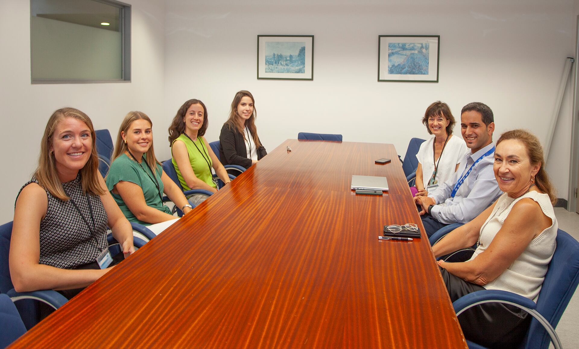 La consejera de Salud y Política Social se ha reunido con las cuatroprofesionales que acaban de sumarse al equipo para avanzar en soluciones
innovadoras buscando diagnósticos más precisos, tratamientos
personalizados y mayor eficiencia en los procesos