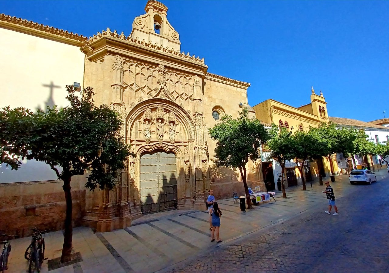 Fachada del Palacio de Congresos de Córdoba, en la Calle Torrijos