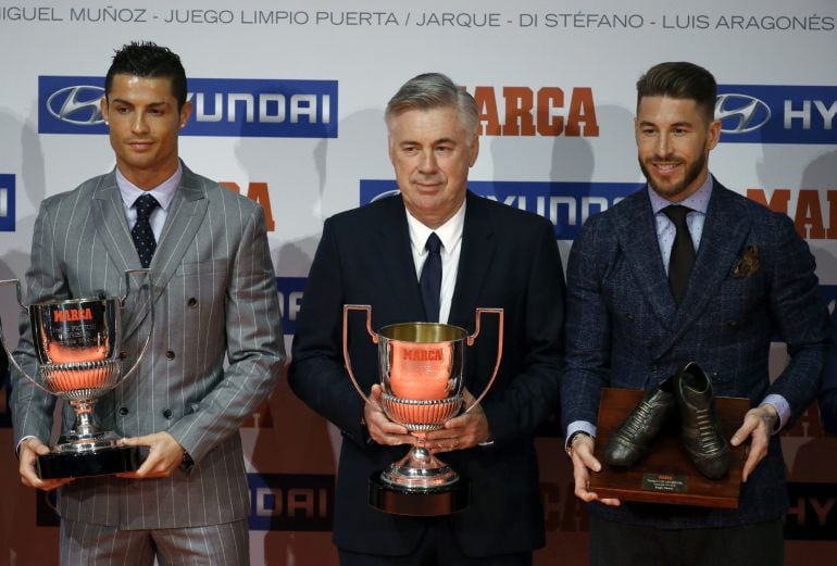 Ancelotti, junto a Cristiano y Sergio Ramos en la entrega de los Premios Marca