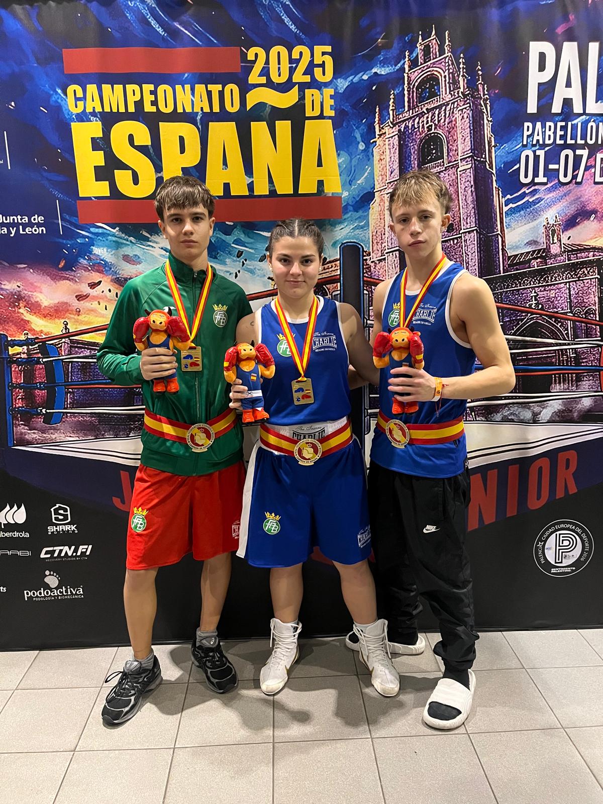 Hugo Santiago, Cristina Peinado y Manuel Bueno, campeones de España en Palencia.