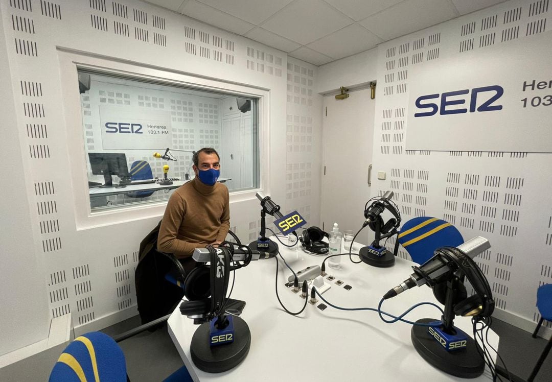 Víctor Malo, alcalde de Ajalvir, en los estudios de SER Henares. 