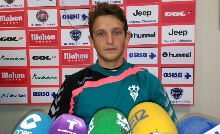 Miguel Núez ya ha cumplido su partido de sanción