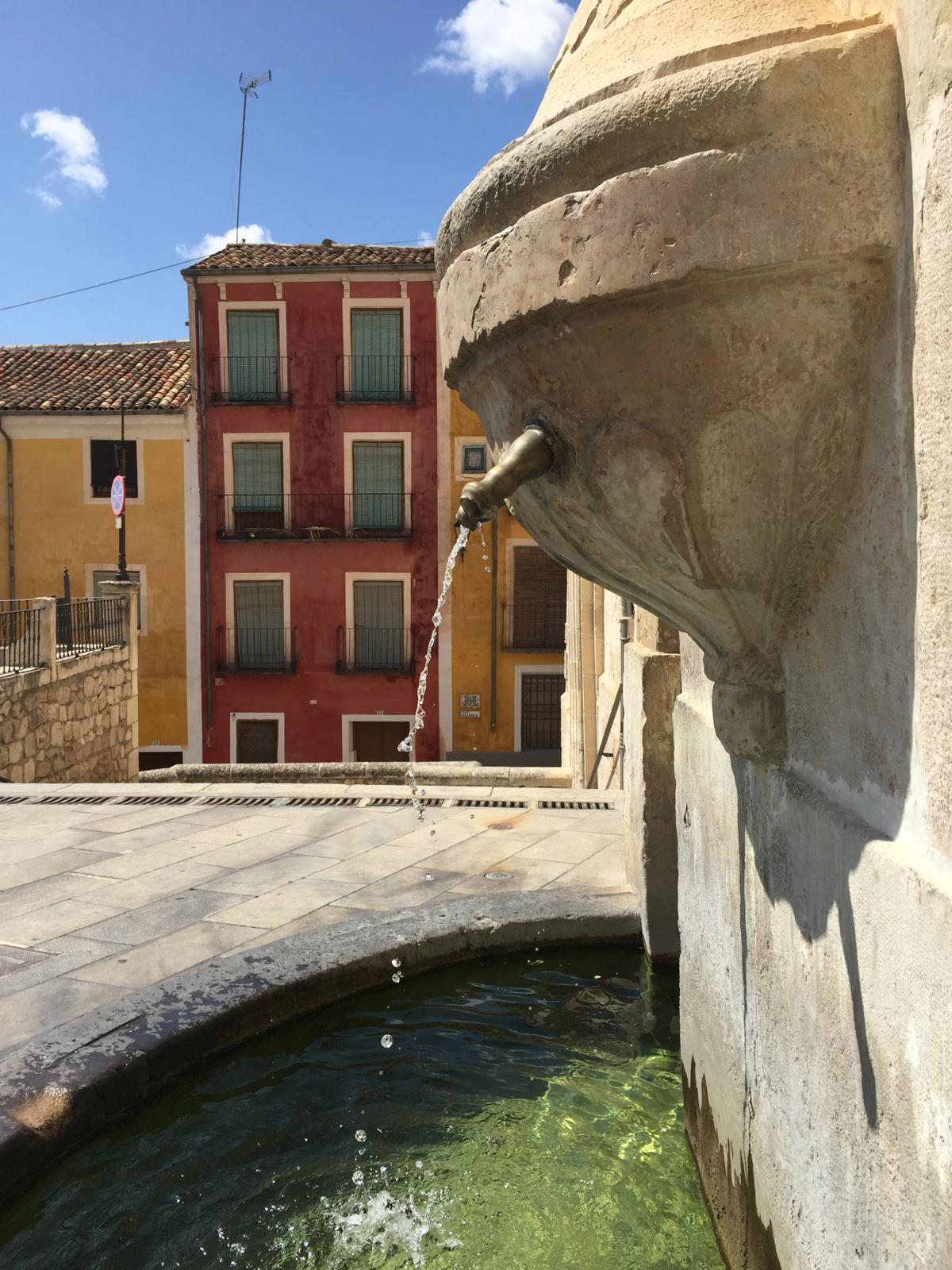 Fuente de la plaza Mayor de Cuenca.