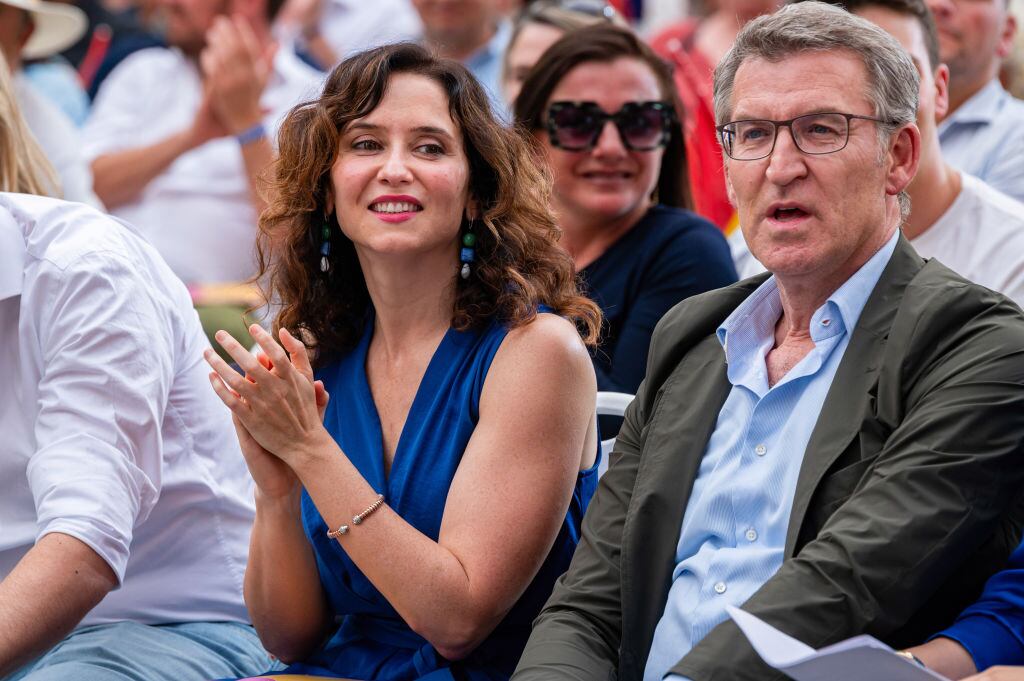 La presidenta de la Comunidad de Madrid, Isabel Díaz Ayuso, junto al líder del PP, Alberto Núñez Feijóo