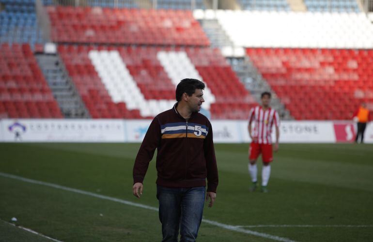 Fernando Estévez en su etapa como técnico del Almería B.