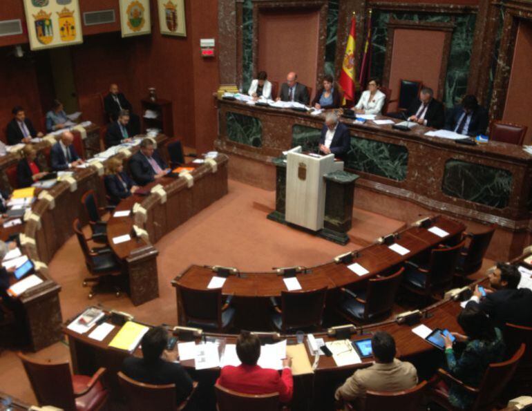 Sesión plenaria en el parlamento murciano.